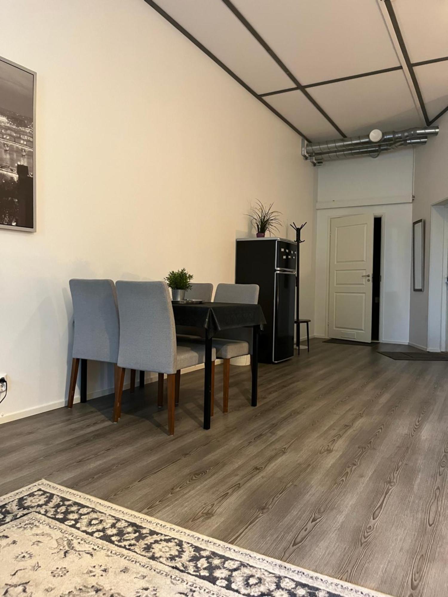 Hotelli Keskipiste Kärsämäki Exteriör bild